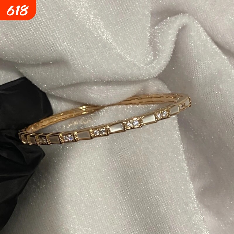 高版白贝母手镯女镶钻ins小众18k玫瑰金满天星高级感轻奢蛇骨手环