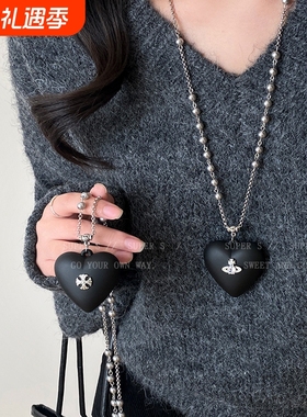 黑色爱心土星珍珠项链女西太后长款挂脖毛衣链秋冬设计高级感配饰