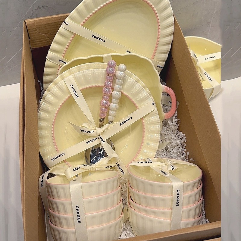 2025新款餐具碗碟套装家用奶油风轻奢陶瓷碗盘筷碗具高级感乔迁