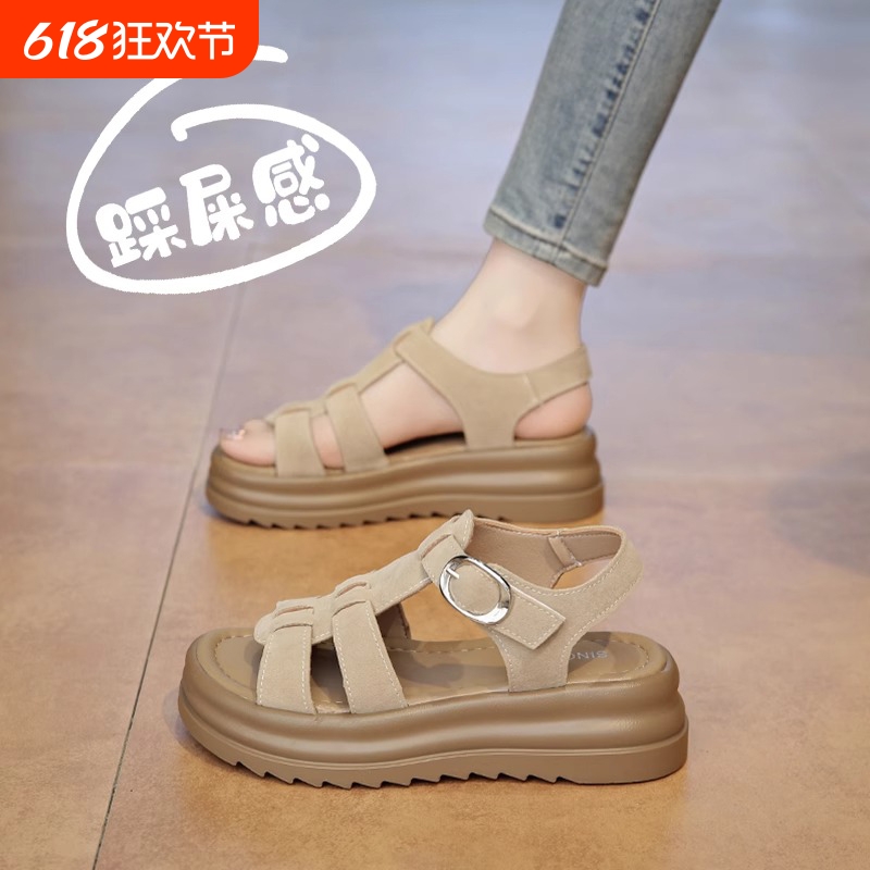 罗马凉鞋女夏季外穿2025新款软皮时尚女鞋34码厚软底不累脚沙滩鞋