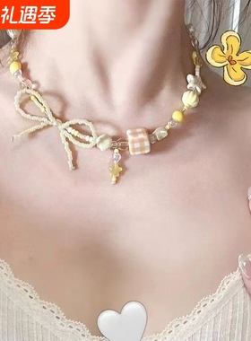 夏日多巴胺黄色配饰甜酷蝴蝶结串珠项链女度假拍照锁骨链甜美颈链