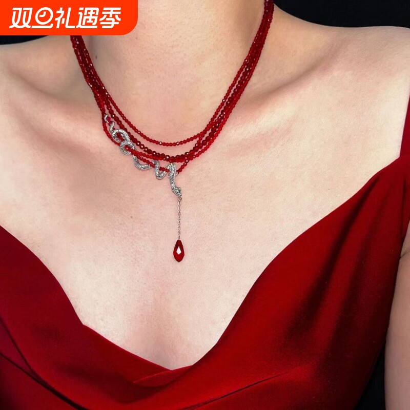 复古红色串珠缠绕灵蛇项链气质小众设计高级感个性甜酷辣妹锁骨链