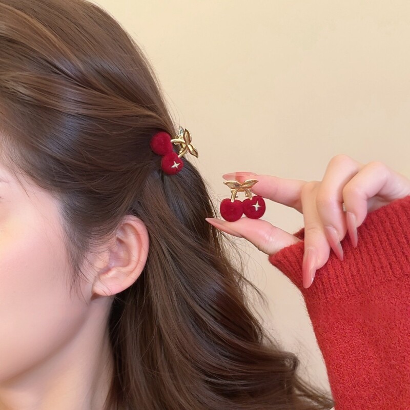 新年红色本命年发夹丝绒樱桃小抓夹女高级感前额刘海发卡过年头饰