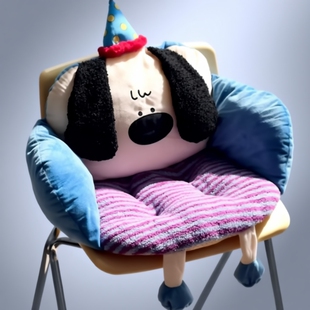 卡通小狗坐垫靠背椅垫办公室久坐护腰毛绒坐垫冬保暖加厚学生宿舍