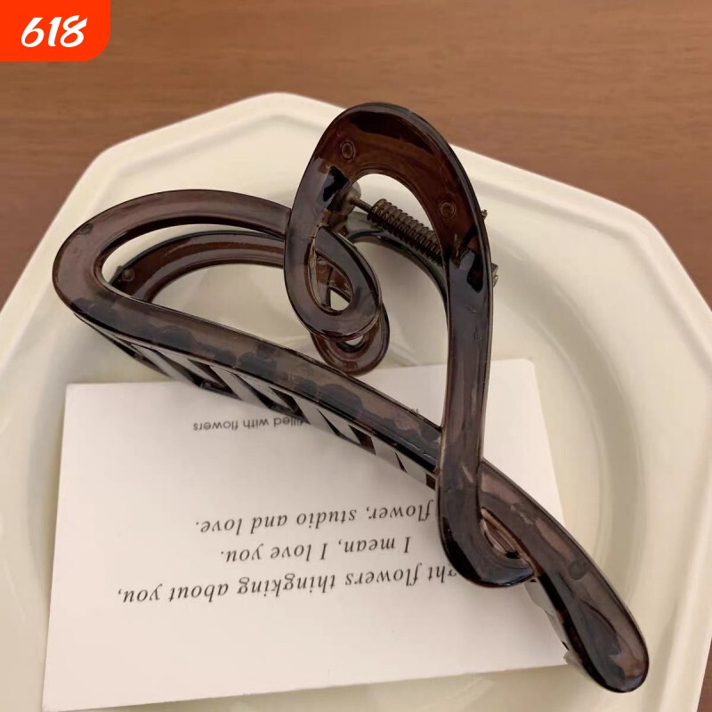 许我耀眼赵露思许妍同款爱心抓夹高级感后脑勺盘发鲨鱼夹发夹头饰