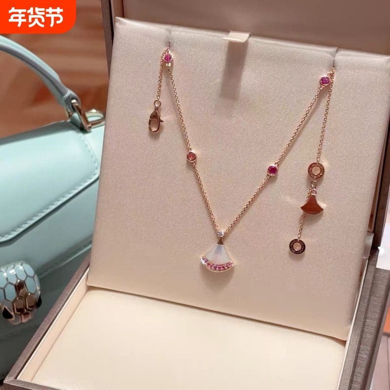 2025新款七夕限定18k玫瑰金粉蓝宝白贝母钻石扇形项链裙子锁骨