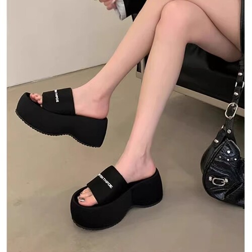 夏季配裙子厚底增高拖鞋女2026百搭外穿HK真皮松糕鞋沙滩凉拖鞋