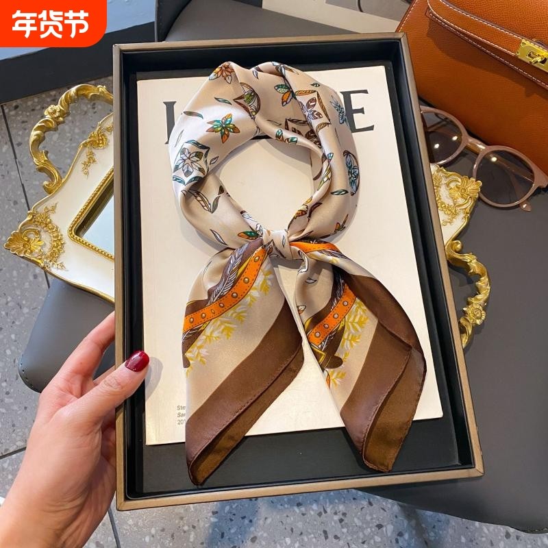 70小方巾丝巾女2024新款夏季领巾礼物实用妈妈高级感围脖围巾玫瑰