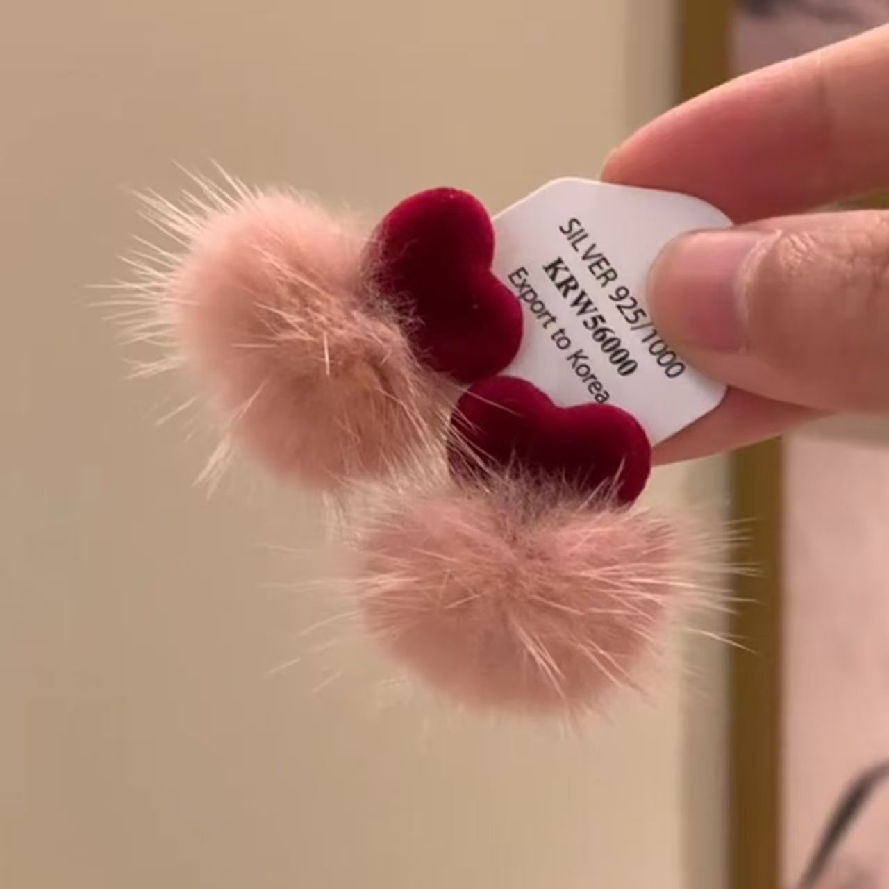 适合冬天戴的耳环~软fufu毛绒毛球爱心红色耳钉新年红耳饰耳夹