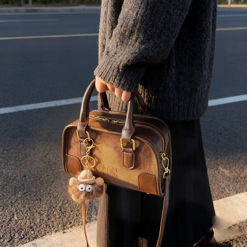 金玉鸟秋冬新款百搭斜挎包美拉德复古女包洋气时尚简约流行手提包