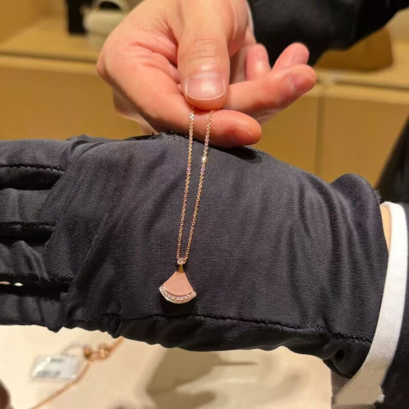 新款无压力高定品质18k金粉玉髓扇子项链青金石白贝母520礼物裙
