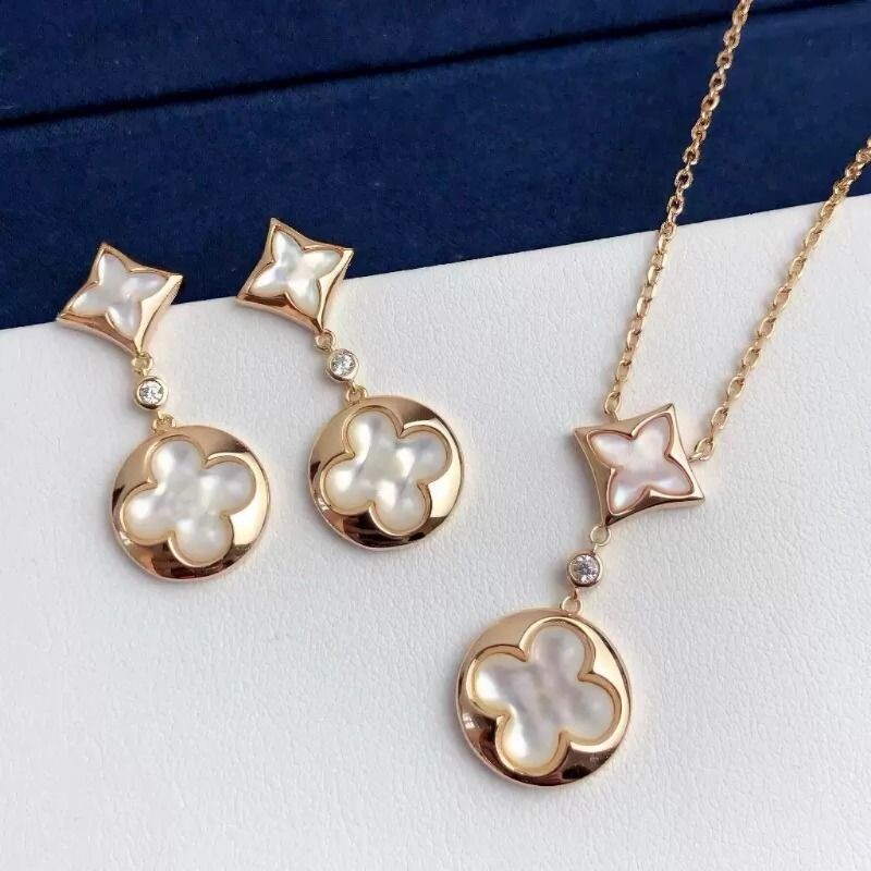 菱形白贝母项链五花手链天河石银耳钉环女轻奢套装玫瑰金钛钢金色