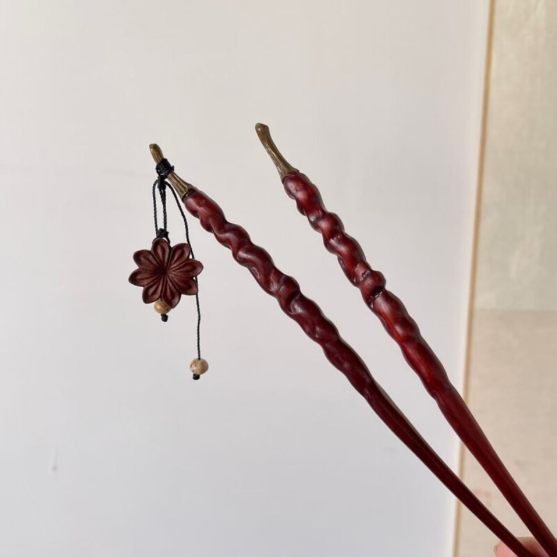 新中式2025秋冬款辣椒盘子日常现代精致可爱清冷原色手工发簪