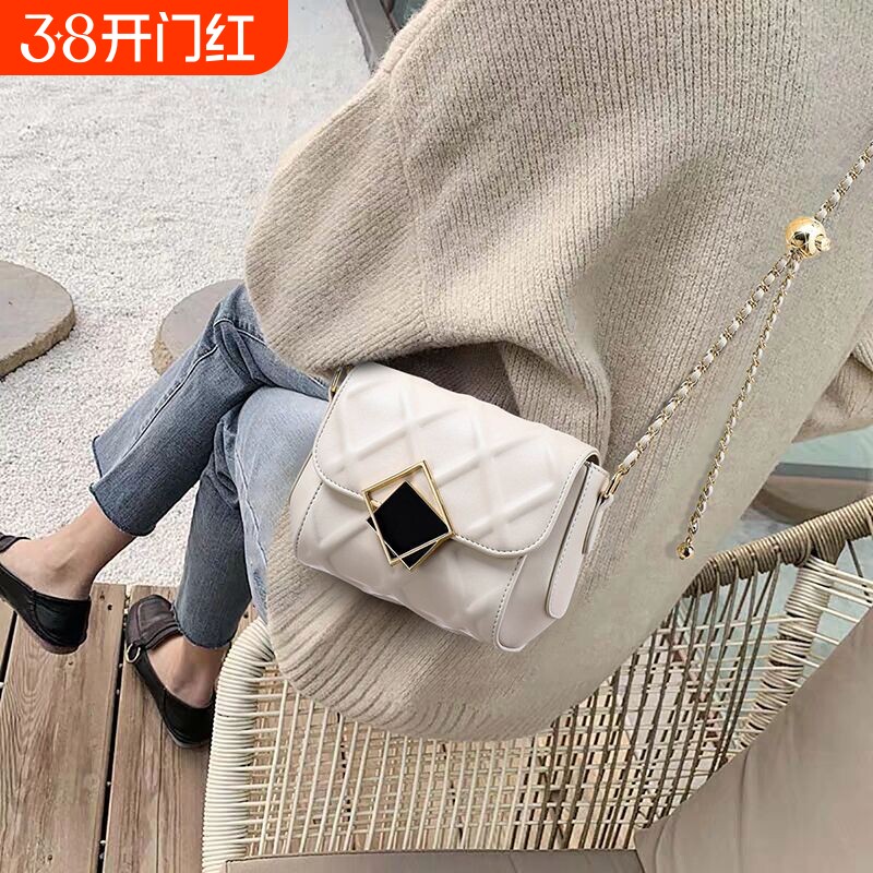 高级感小包包女士2026新款潮时尚百搭真皮通勤包链条斜挎单肩女包