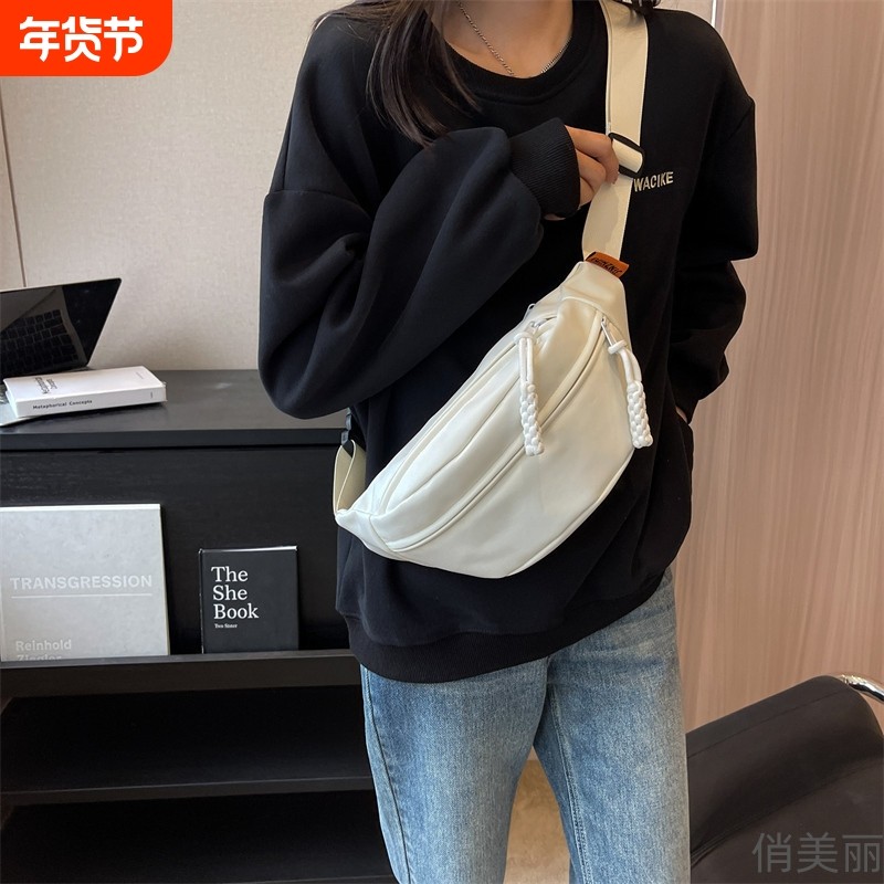 超火胸包2024夏新款韩版时尚洋气拉链女士腰包宽肩带小包包斜挎包