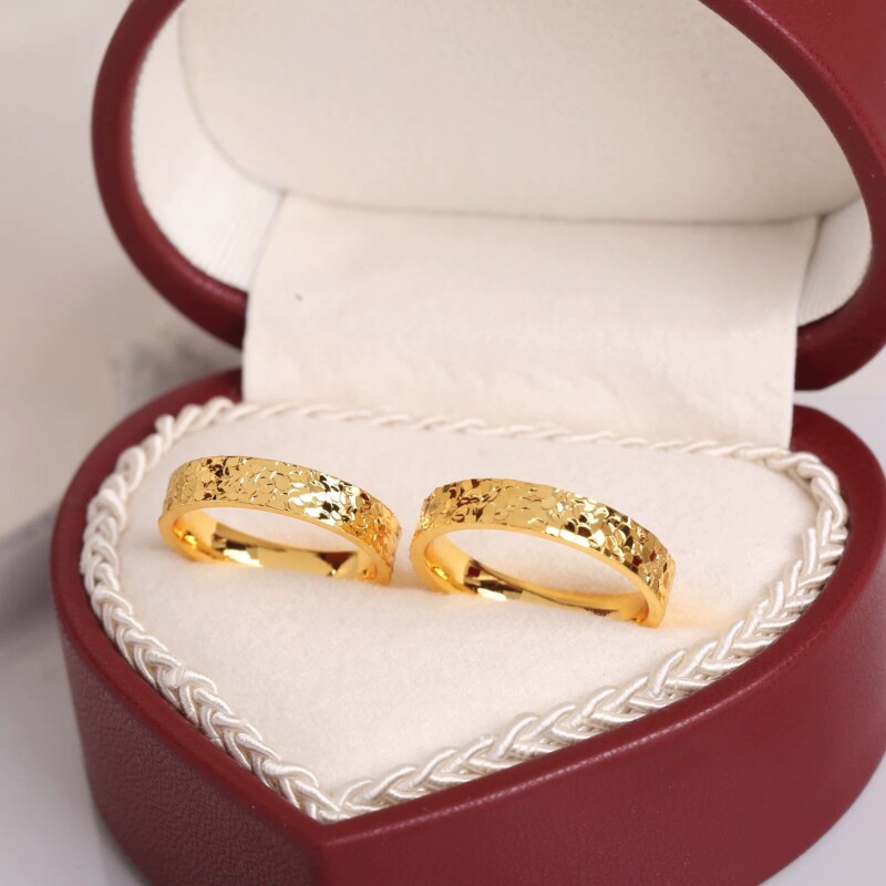 仿真金戒指结婚对戒碎碎冰情侣戒指男女戒指订婚仪式可调节道具图片