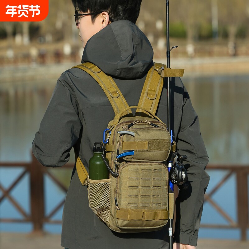 战术背包小型多功能路亚工具收纳谷麦背竿户外徒步登山钓鱼双肩包