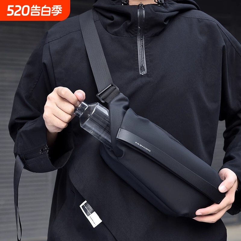 男士斜挎包防水时尚潮流胸包机车骑行背包运动腰包男生单肩小挎包