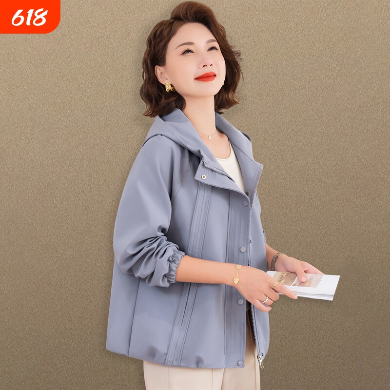 小个子妈妈春秋外套宽松大码中老年女秋装短款风衣夹克贵夫人上衣