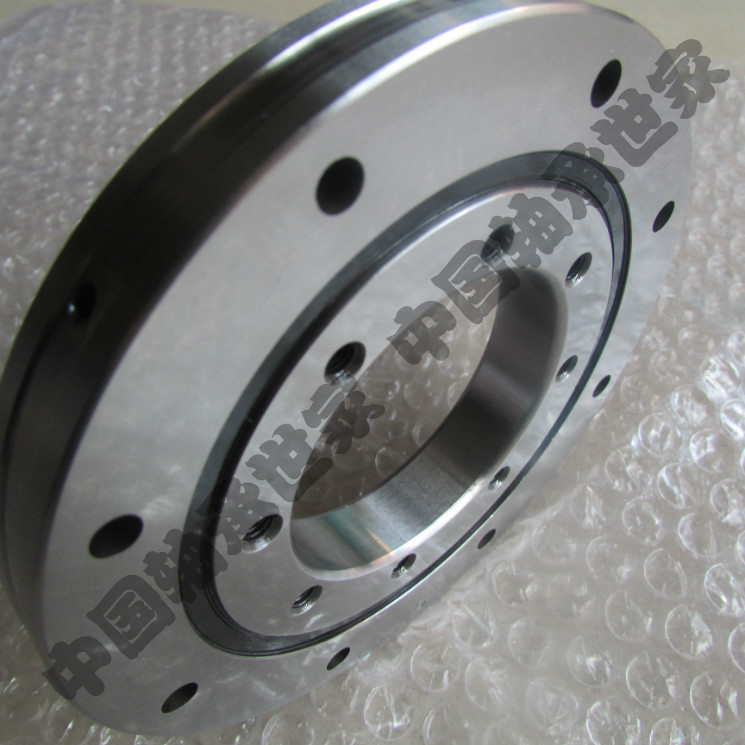 高精度交叉滚子轴承机械手臂CRBH7013 8016 9016 10020UUCC0P5