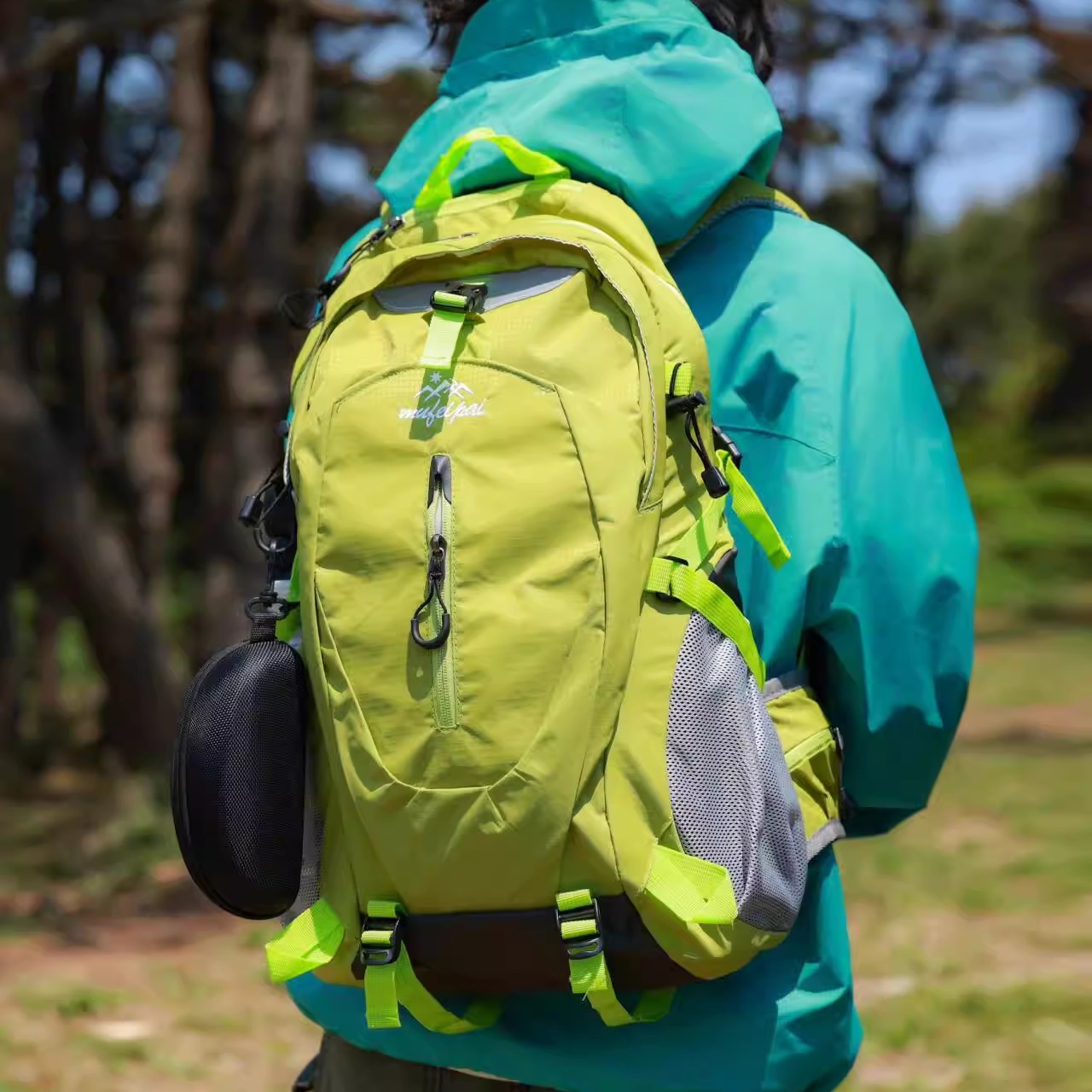 曼普森运动户外登山包大容量背包