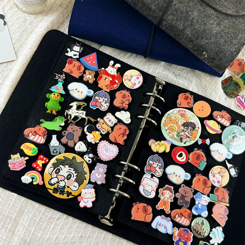 金属徽章收纳册勋章收藏册展示胸针吧唧收藏整理本简约大容量翻页毛毡板谷子收纳防尘册