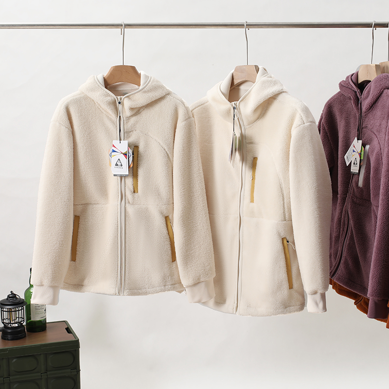 比轻薄羽绒更暖的抓绒摇粒绒外套