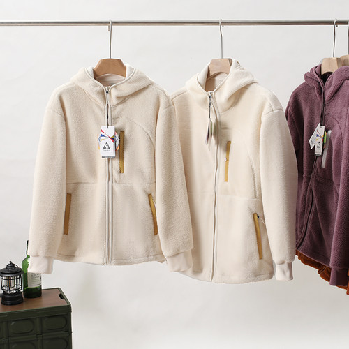 比轻薄羽绒更暖的抓绒摇粒绒外套