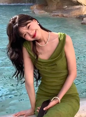 XZY 微胖法式复古绿色荡领吊带连衣裙女25年夏季修身显瘦度假长裙