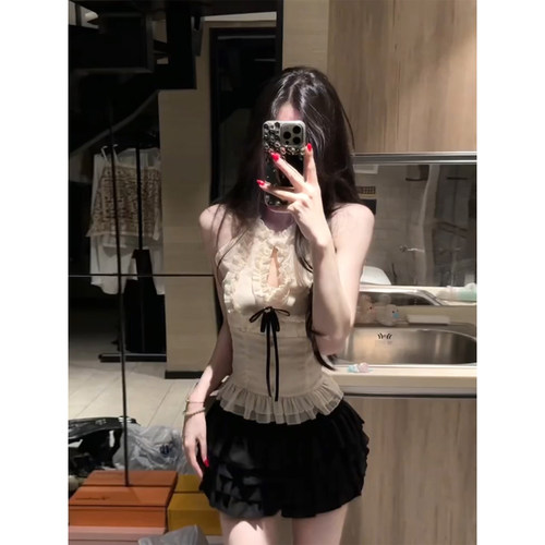 微胖纯欲甜辣妹木耳边挂脖上衣