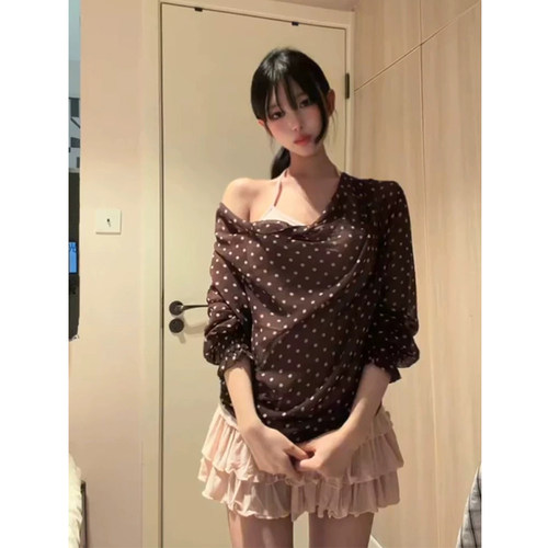 韩系复古辣妹斜肩波点长袖上衣