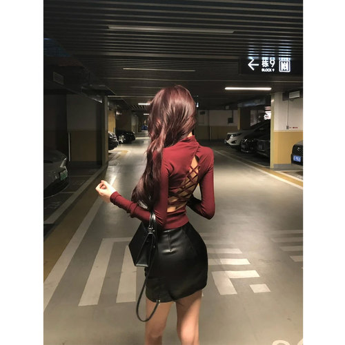 微胖御姐气质露背镂空长袖上衣女