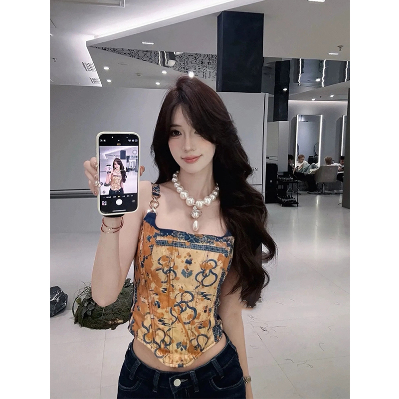 微胖复古辣妹蛇纹印花鱼骨胸衣女