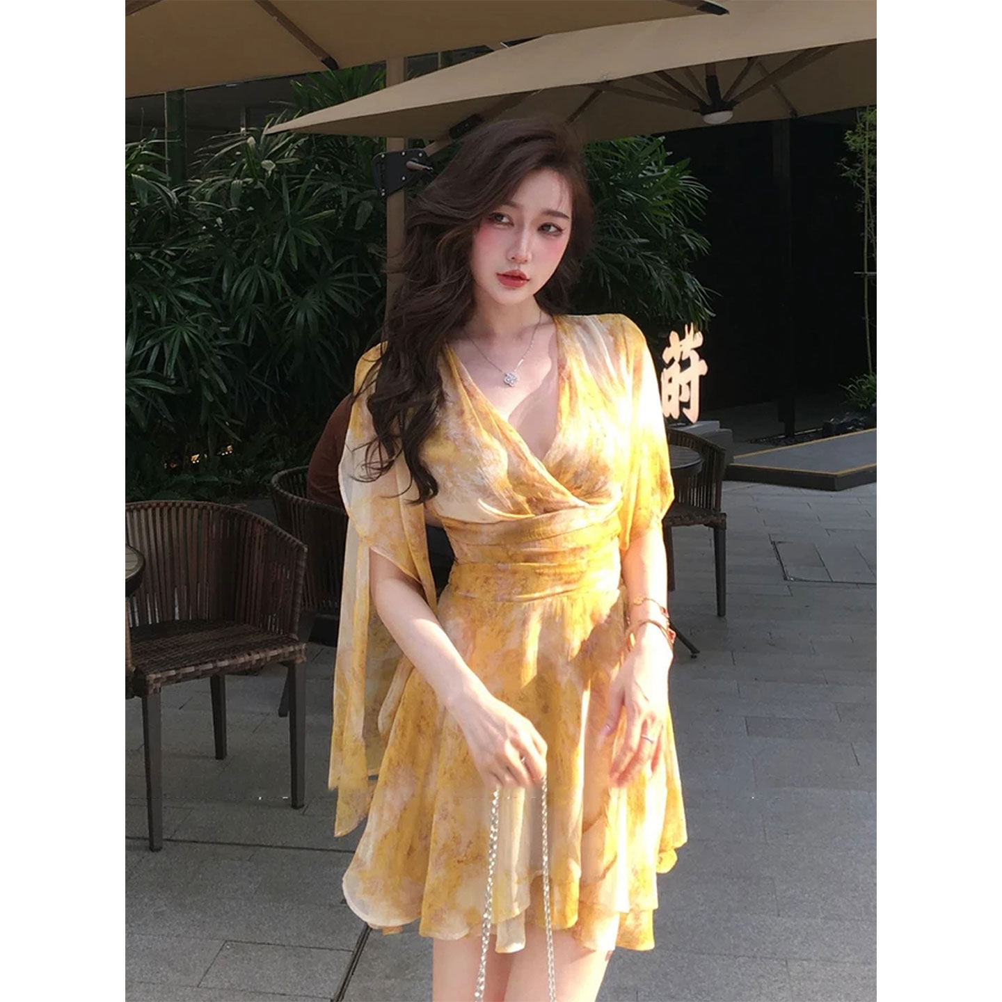 XZY 微胖法式纯欲V领黄色碎花连衣裙女25年夏绝美度假风仙女短裙