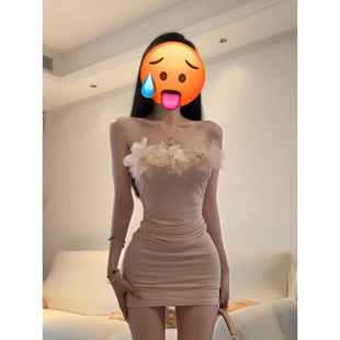 XZY 褶皱收腰包臀短裙 微胖纯欲性感立体花朵抹胸连衣裙女25年冬季