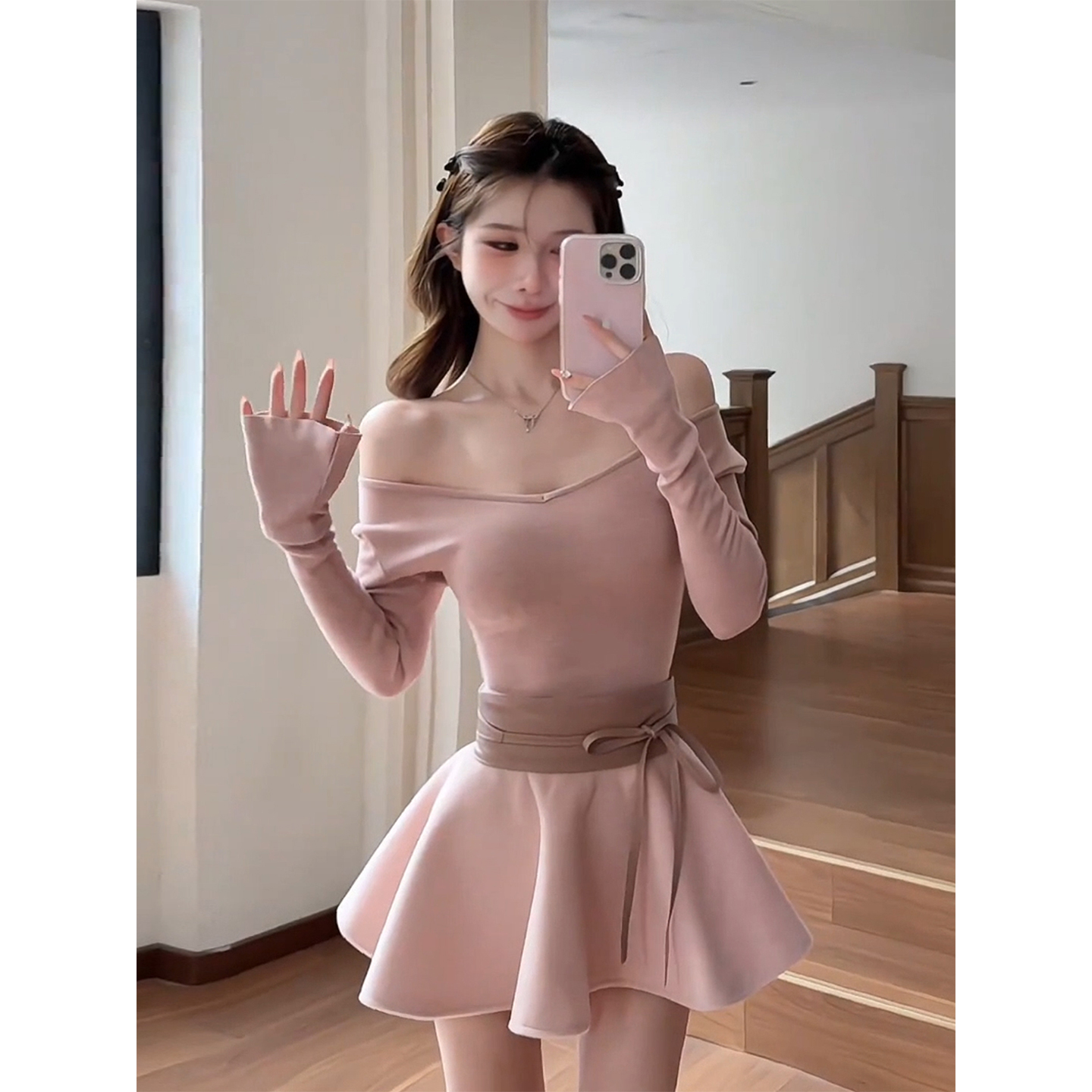 微胖纯欲甜美一字肩长袖针织上衣