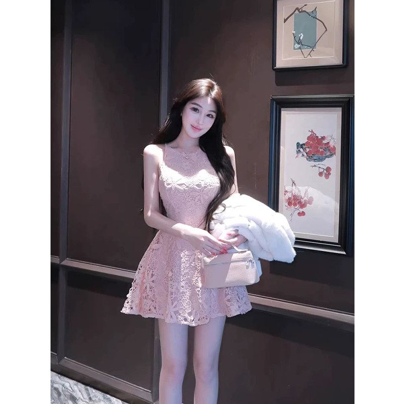XZY 微胖温柔风气质镂空蕾丝连衣裙女26年春季收腰修身蓬蓬短裙子