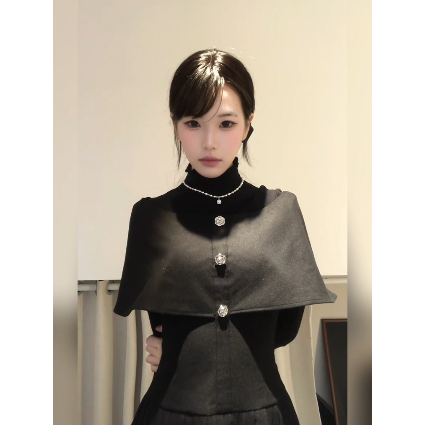 微胖赫本千金风一字领斗篷连衣裙