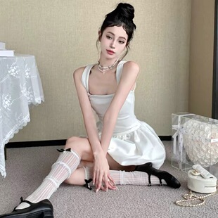 法式甜辣妹迪士尼在逃公主白色吊带连衣裙女夏收腰显瘦花苞短裙