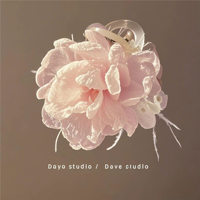 芍药粉末~氛围感鲨鱼夹法式复古雪纺花朵羽毛抓夹小众后脑勺盘发,饰品/流行首饰/时尚饰品新,发饰,淘宝优惠券,粉丝福利购,淘宝优惠卷