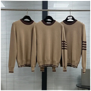 拼色四杠圆领针织衫 长绒棉经过处理造非常耐造