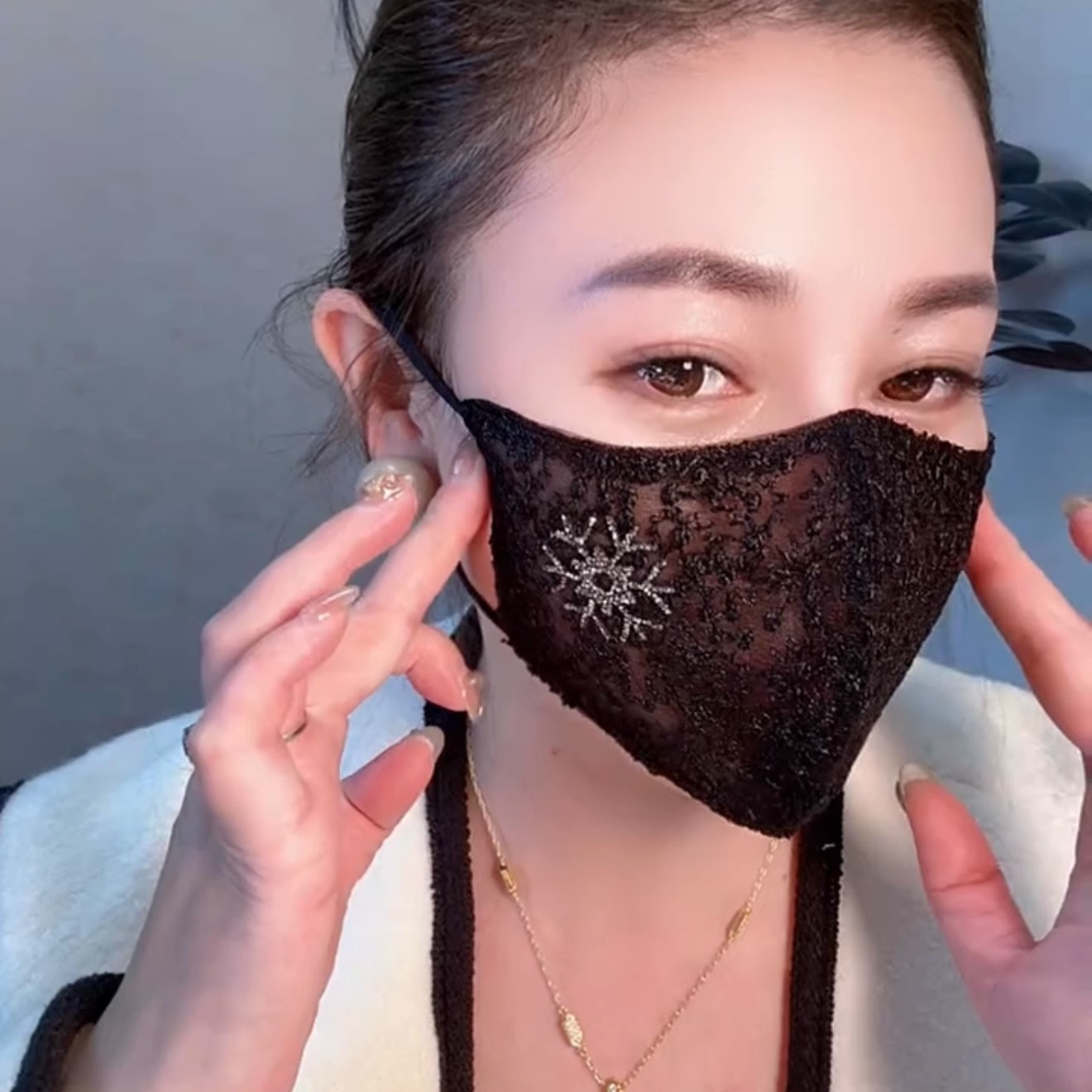 网红爆款透气防晒口罩女时尚潮流气质蕾丝优雅刺绣雪花镶钻赫本风