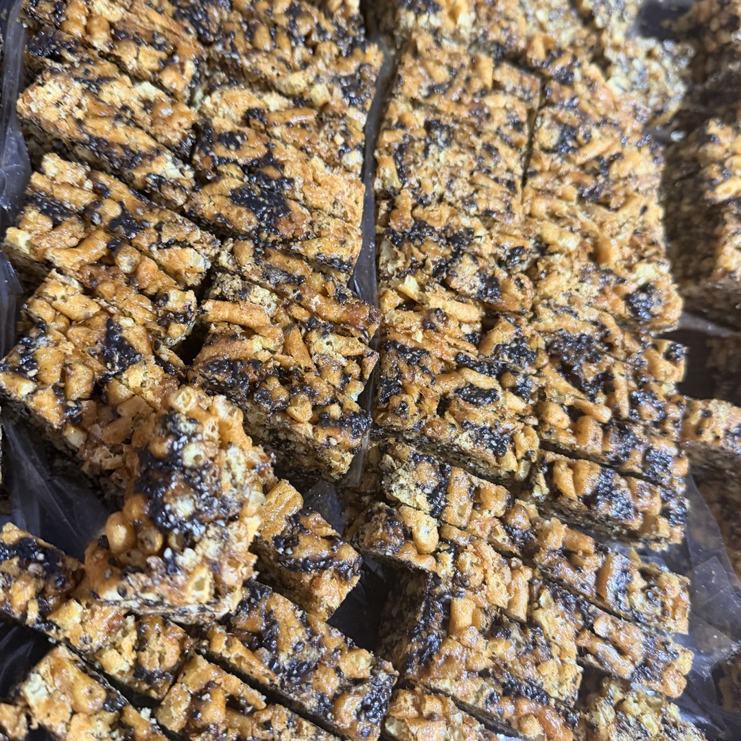 江西上饶芝麻花生沙琪玛硬脆纯手工制作