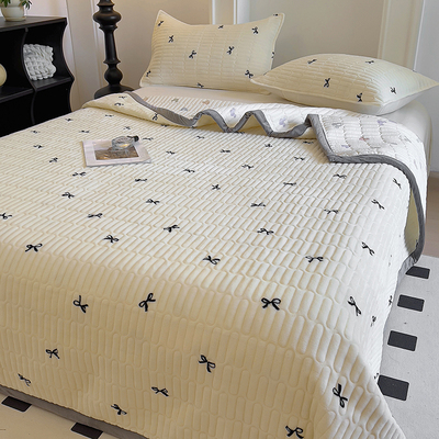 2025新款加厚牛奶绒床盖榻榻米专用防滑炕盖单人夹棉三件式床组