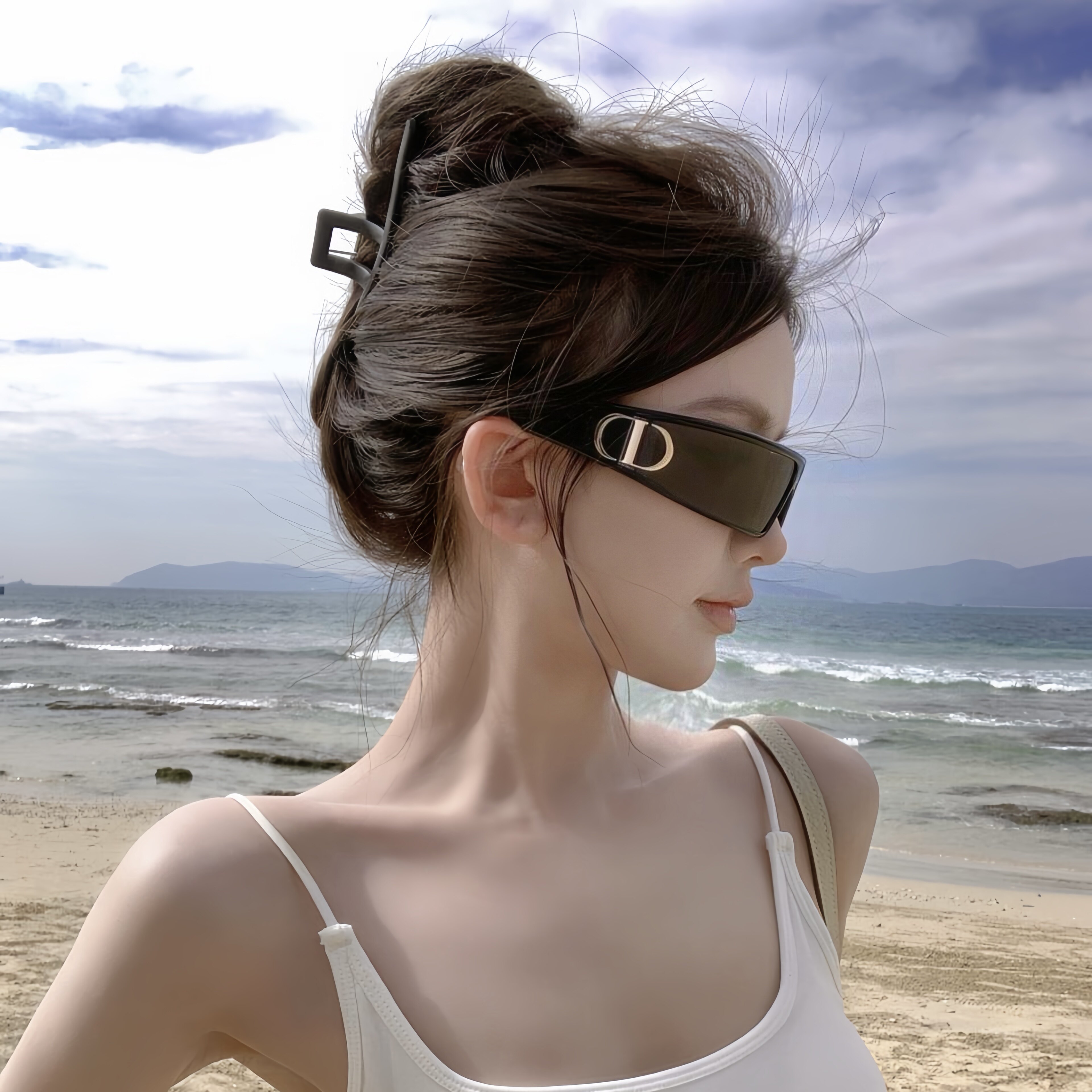 2025新款d家发箍墨镜女二合一高级感网红时髦拍照凹造型太阳镜