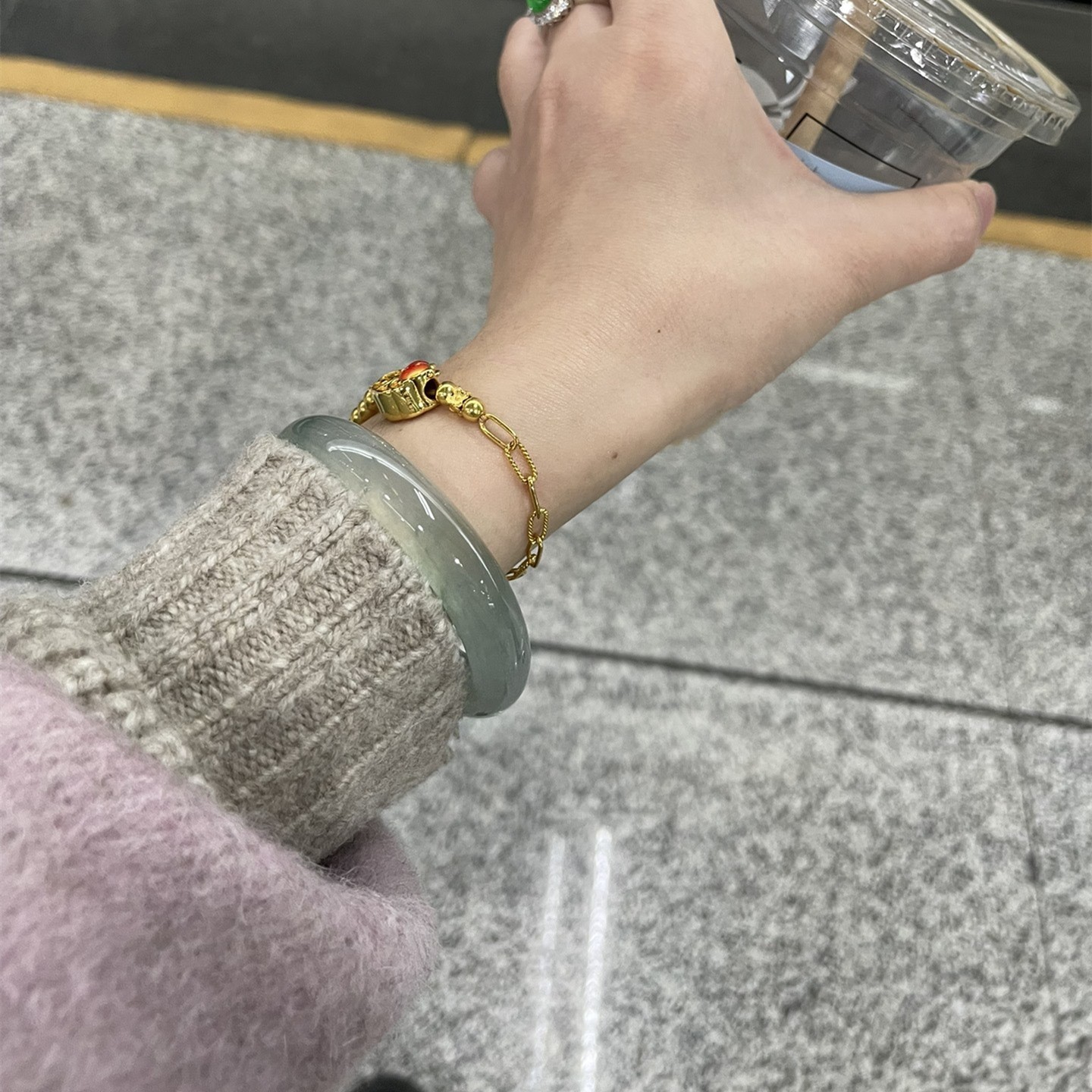 2025天然缅甸老坑翡翠手镯女冰种飘绿正圈飘花玻璃种透翡翠玉镯子