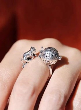 2026复古风做旧镂空香薰球猫咪戒指小众可爱香囊香丸可打开开口指