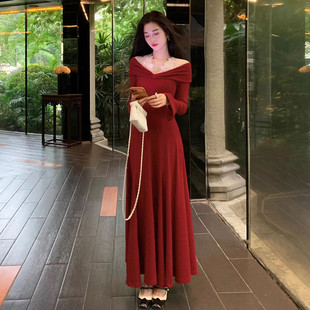 超好看红色蕾丝针织连衣裙子女2026春季新款新年战袍收腰气质长裙