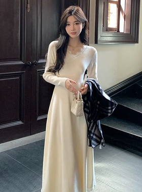 法式白色蕾丝边V领长袖A字长裙秋冬季洋气修身打底显瘦连衣裙子女