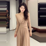 法式高级感交叉设计粉色长袖连衣裙子百搭收腰显瘦秋季新款长裙女